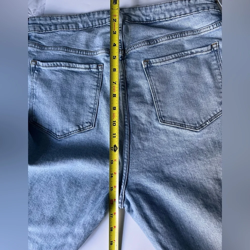 Old Navy Light Wash Women's Higher High Rise Flare Jeans - 16 - Picture 9 of 10